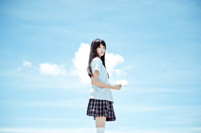 那年，阳光明媚。你好，青春。