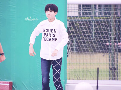 TFBOYS王俊凯 王俊凯 140725东方卫视我们一起来 cr.logo