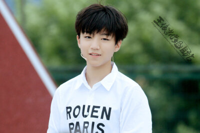 TFBOYS王俊凯 王俊凯 140725东方卫视我们一起来 cr.logo