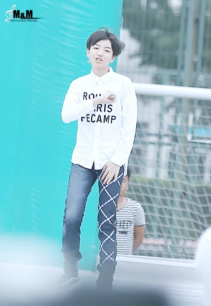 TFBOYS王俊凯 王俊凯 140725东方卫视我们一起来 cr.logo