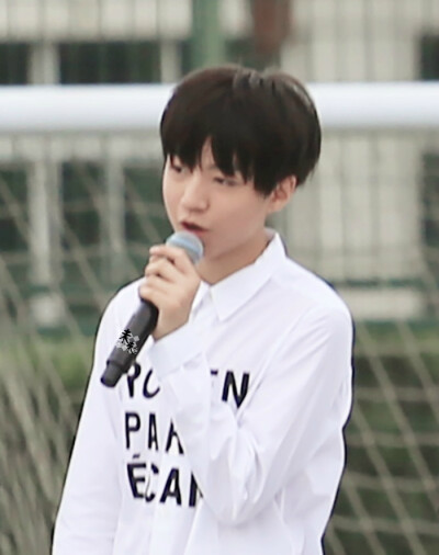 TFBOYS王俊凯 王俊凯 140725东方卫视我们一起来 cr.logo