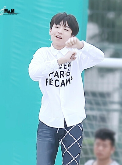 TFBOYS王俊凯 王俊凯 140725东方卫视我们一起来 cr.logo