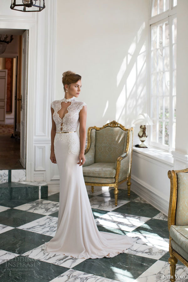 Julie Vino 2015 Wedding Dresses, Provence Collection。2015秋冬普罗旺斯婚纱系列，设计师运用错综复杂的串珠和飘逸的面料结合精致的手工制作的施华洛世奇水晶和珍珠刺绣花边，这些都让婚纱变得更加的奢华复古。此次婚纱设计是一个华丽的旧世界的魅力的体现，就像我们眼中的普罗旺斯一样，既美丽同样也有深远的魅力。