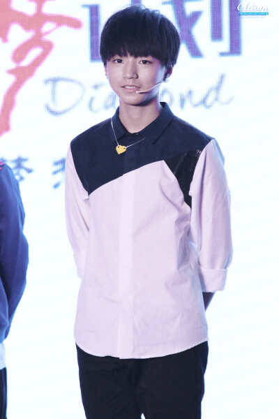 TFBOYS王俊凯 王俊凯，2014.10.17星钻圆梦计划公益活动 cr.logo