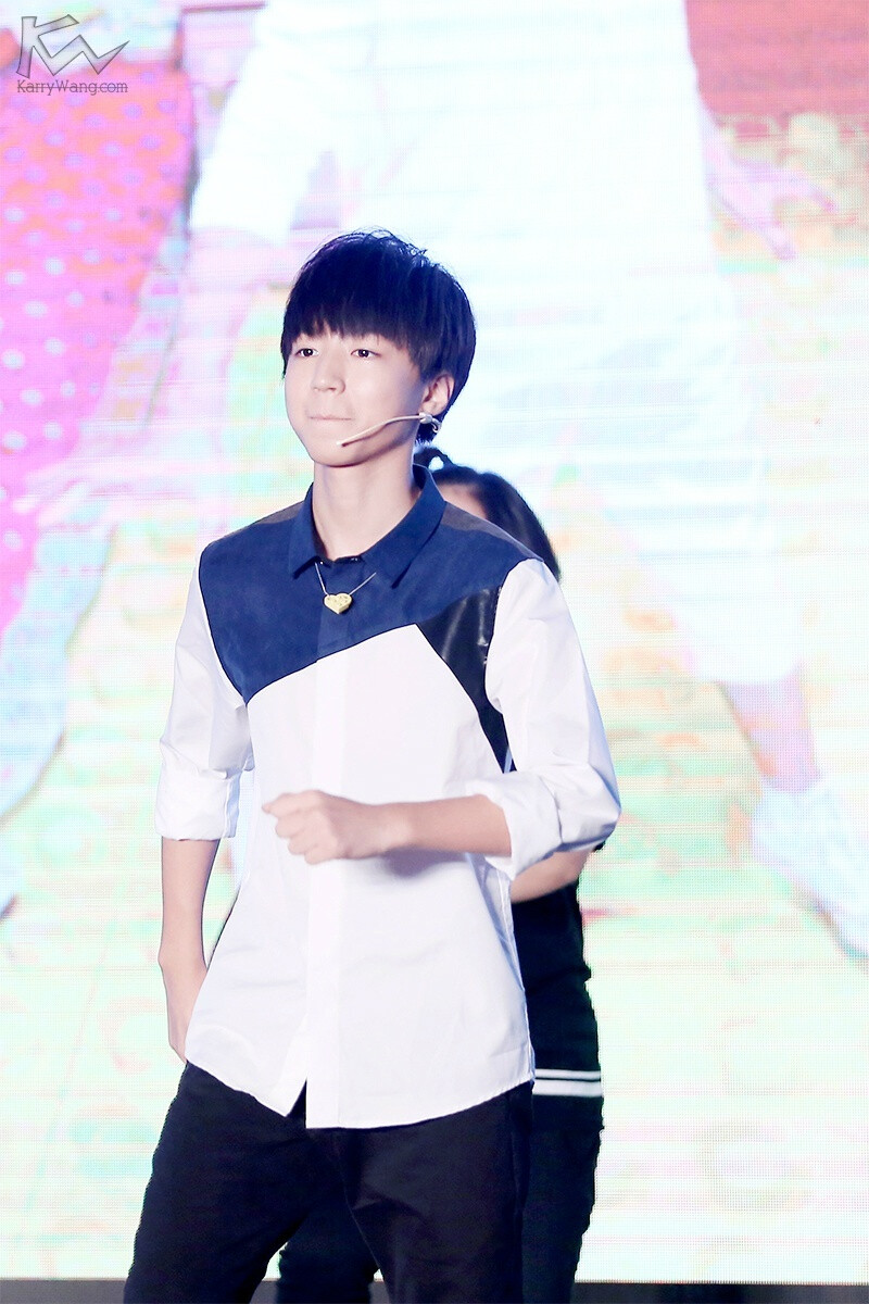 TFBOYS王俊凯 王俊凯，2014.10.17星钻圆梦计划公益活动 cr.logo