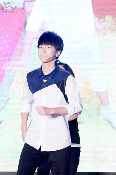 TFBOYS王俊凯 王俊凯，2014.10.17星钻圆梦计划公益活动 cr.logo