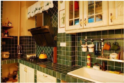 这样的色系很适合厨房呢