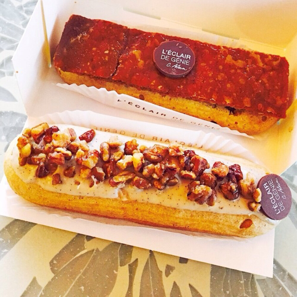 巴黎Eclair de Genie餐厅推出的闪电泡芙 。