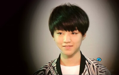 TFBOYS王俊凯 王俊凯 140809广州安捷动漫展签售会 cr.logo