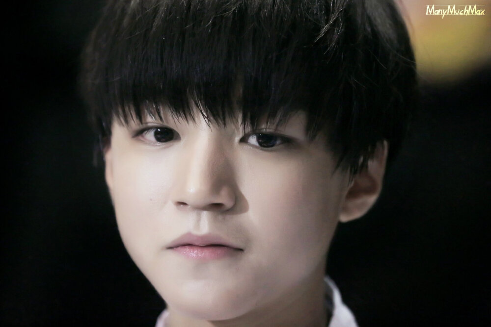 TFBOYS王俊凯 王俊凯 140805热力赛车发布会采访 cr.logo