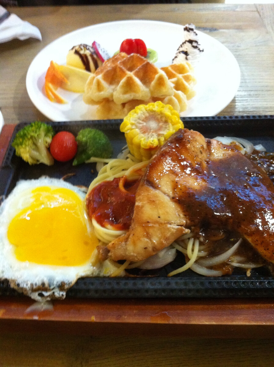 米索西 鳕鱼排套餐+水果冰淇淋松饼，鳕鱼很赞