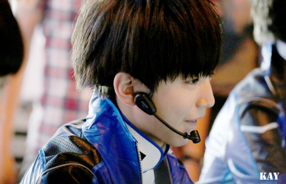 TFBOYS王俊凯 王俊凯 140805热力赛车发布会表演 cr.logo