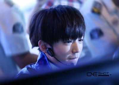 TFBOYS王俊凯 王俊凯 140805热力赛车发布会表演 cr.logo