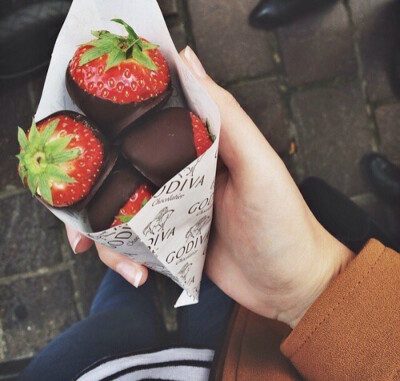 草莓沾巧克力