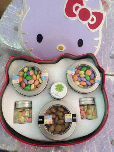 新品HelloKitty礼盒/Candy Lane澳洲进口手工糖果巧克力礼盒装，纯手工制作，真正的水果糖，连不爱吃糖的我都爱上她[色]高大尚KT猫铁盒包装，送礼也是很不错的选择，大盆友小朋友女友都很❤️的哦！不一样的糖果心…