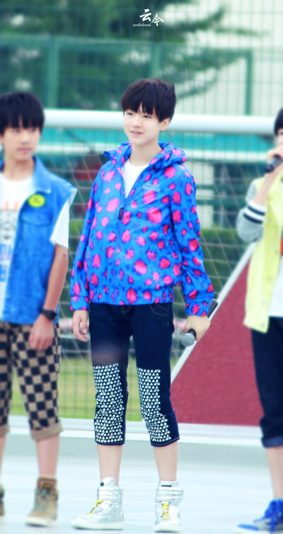 TFBOYS王俊凯 王俊凯 140724东方卫视我们一起来 cr.logo