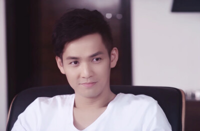 你的嘴角微微上翘