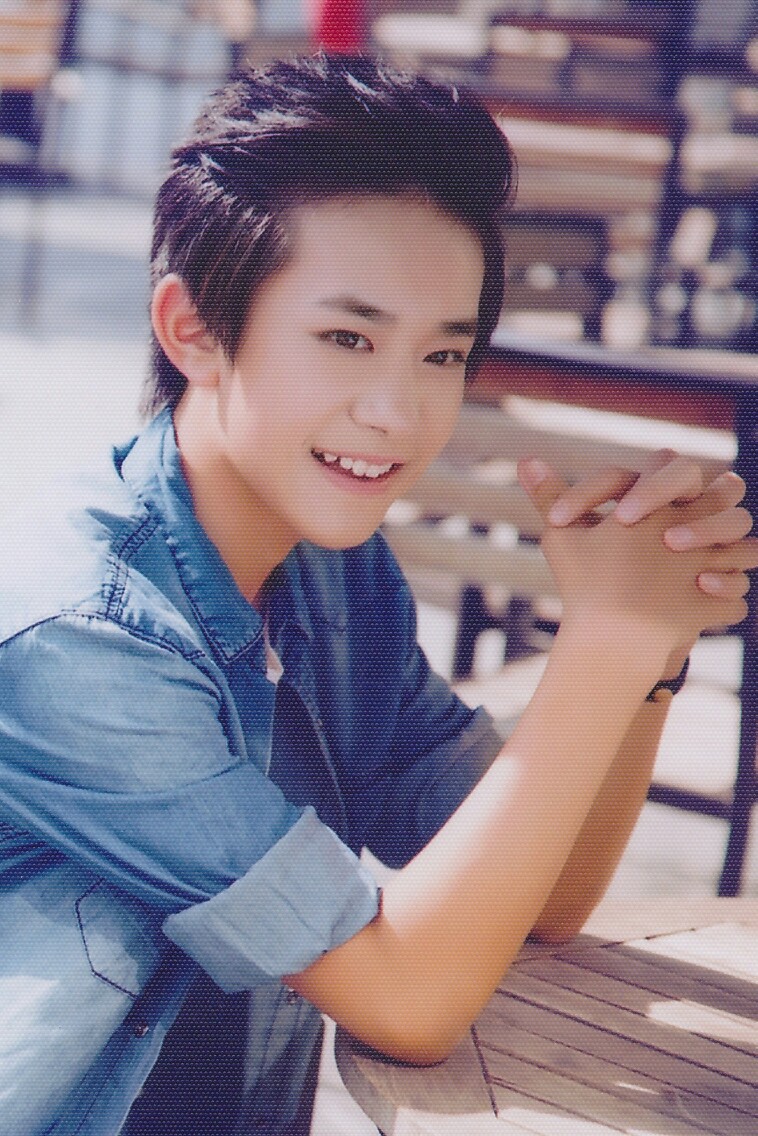 易烊千玺 tfboys易烊千玺