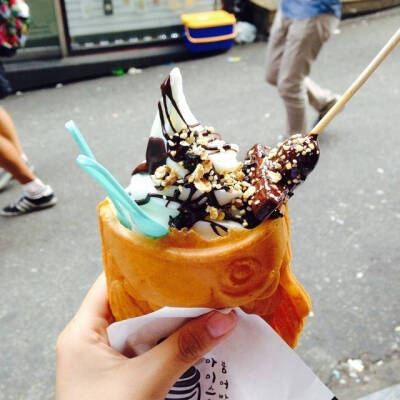 鲫鱼面包冰淇淋