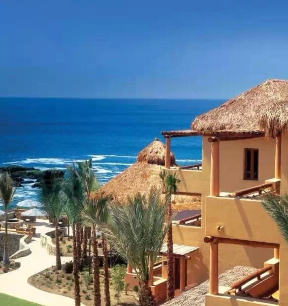 墨西哥埃斯佩兰萨度假村 Esperanza, an Auberge Resort 地址：CarreteraTranspeninsular Kilometer 7, PuntaBallena, Cabo San Lucas, Mexico 在这个酒店里，所有的物品都是一式两份的。这里的卫生间里有两个淋浴、两个梳妆台以及两个大浴缸。