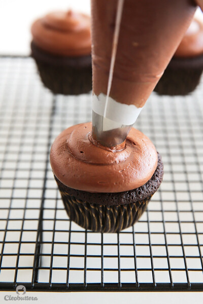 Nutella Lava Cupcakes