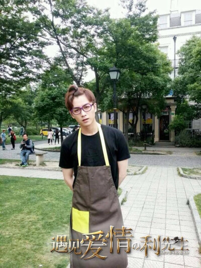 陈晓 饰演 利耀南