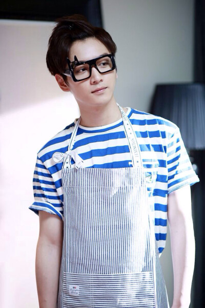 陈晓 饰演 利耀南