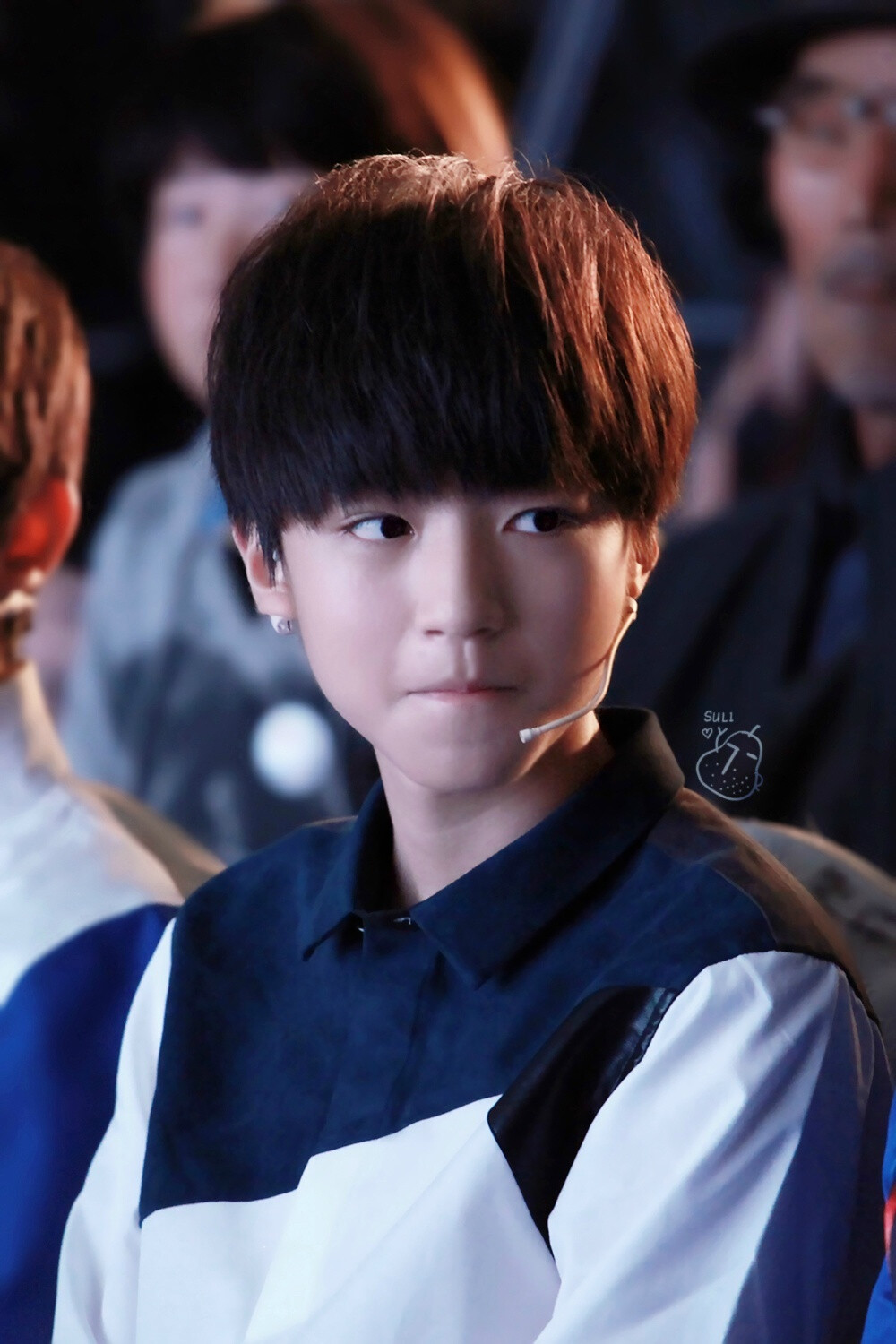 TFBOYS王俊凯 王俊凯，2014.10.17星钻圆梦计划公益活动 cr.logo