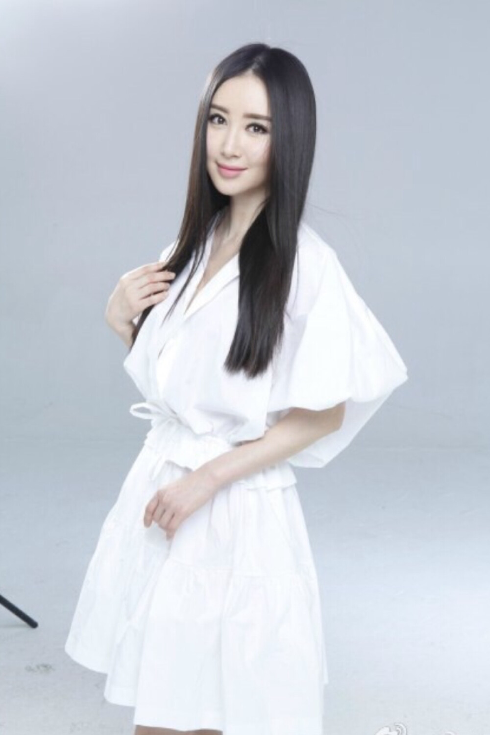 舒畅,1987年12月1日出生于吉林省白山市,四川省广元市人,5个月时移居