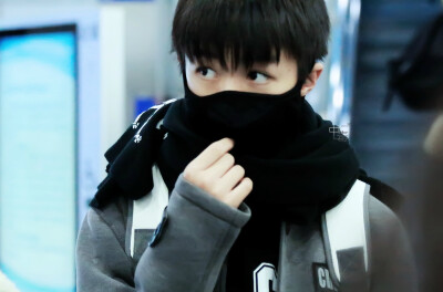 TFBOYS王俊凯 王俊凯，141207首都-江北机场高清图 cr.logo