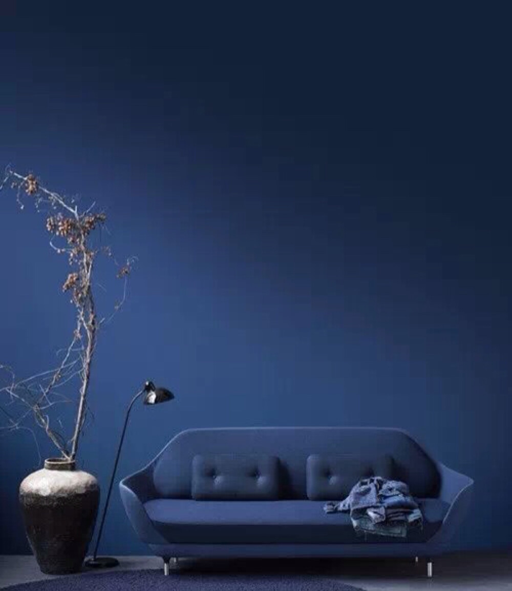 蓝色还表示:秀丽清新,宁静,忧郁,豁达,沉稳,清冷.