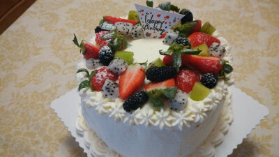 水果奶油蛋糕