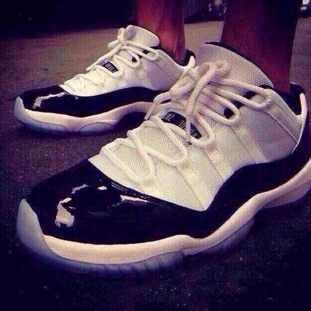 AJ11黑白