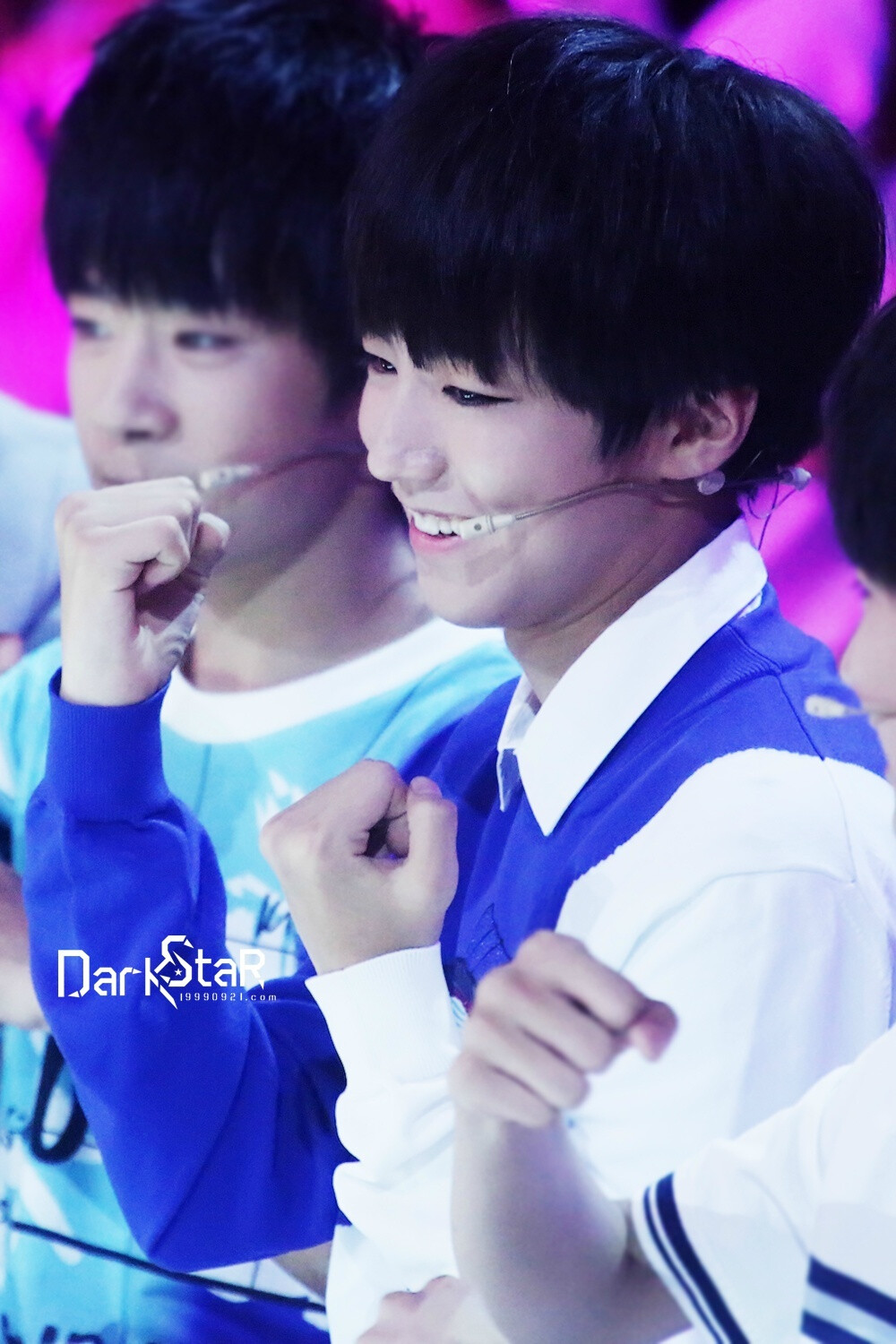 王俊凯 TFBOYS王俊凯 20140828年代秀节目录制cr.DarK_StaR_王俊凯个人站