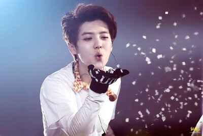 鹿晗 LUHAN EXO