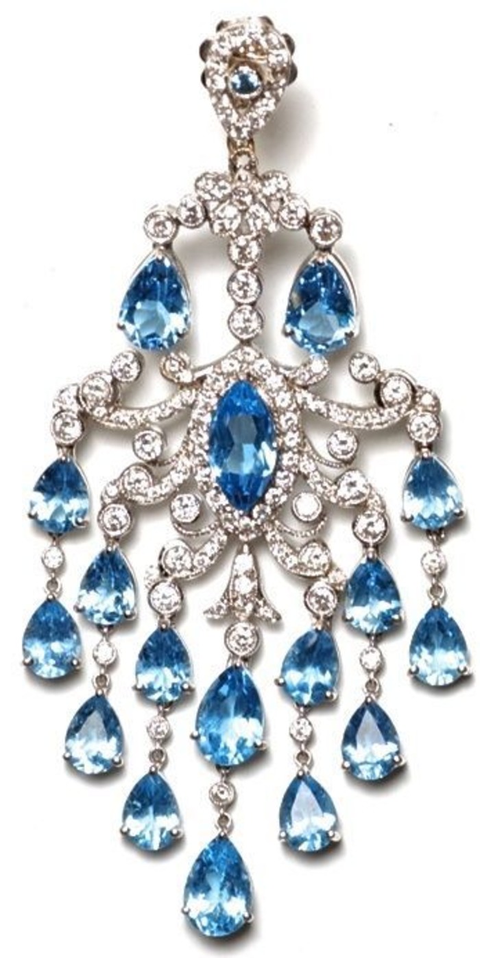 海蓝宝石和钻石耳环
