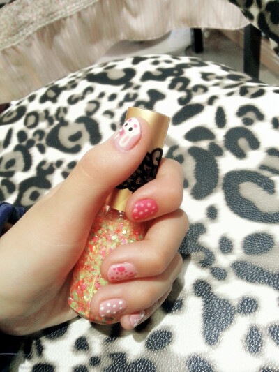 今天给宝贝妹妹做的指甲，妹妹超爱！