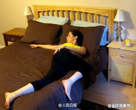 睡前10分钟 几个动作帮你治失眠顺便消消脂~