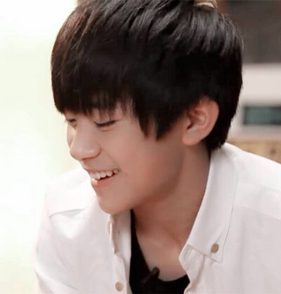 TFBOYS 易炀千玺 cr.logo