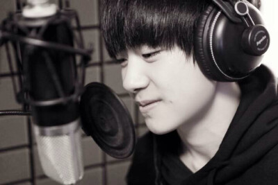 TFBOYS 易炀千玺 cr.logo