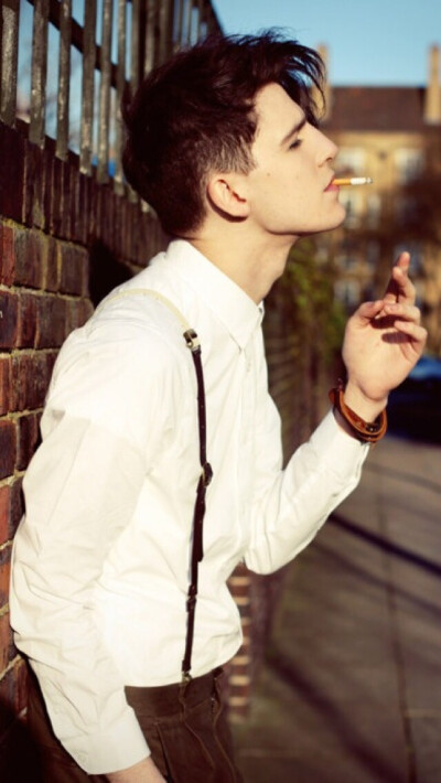 一大波帅哥壁纸来袭，你准备好了没？