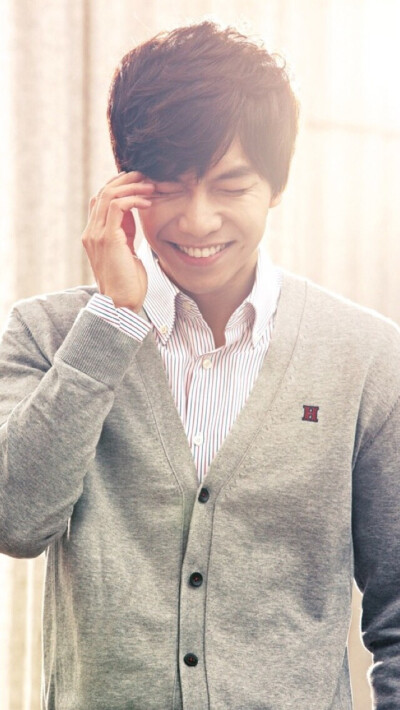 一大波帅哥壁纸来袭，你准备好了没？