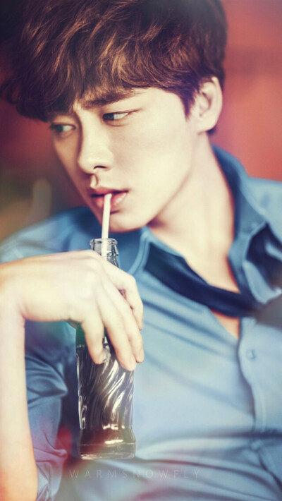 一大波帅哥壁纸来袭，你准备好了没？