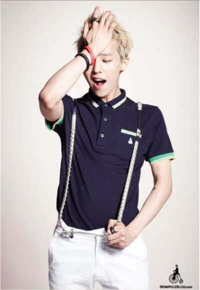 一大波帅哥壁纸来袭，你准备好了没？