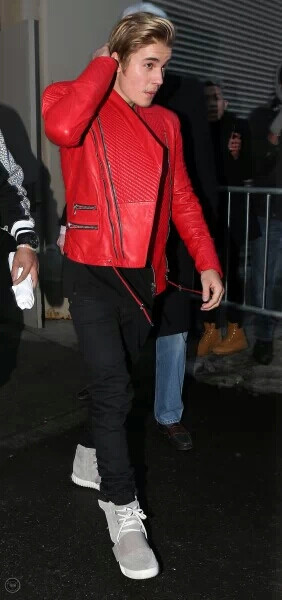 #IFAJB资讯#Justin at Kanye West’s fashion show in NYC.#HappyBirthdayToBieber21#