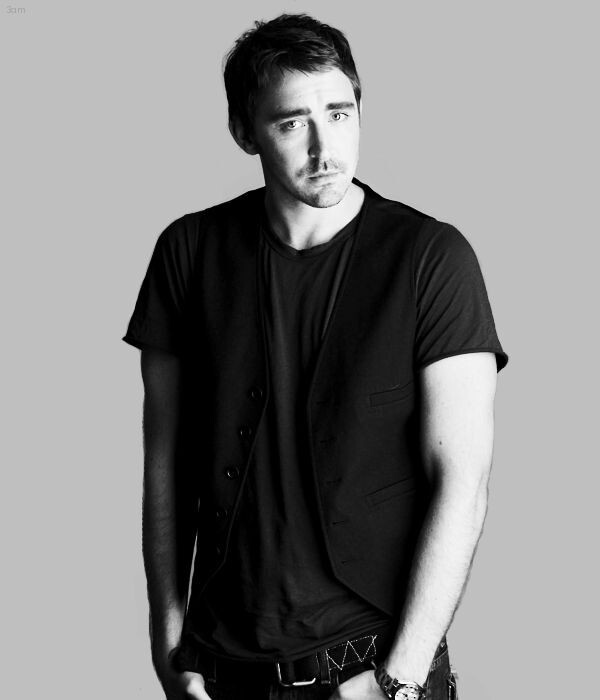 LEE PACE