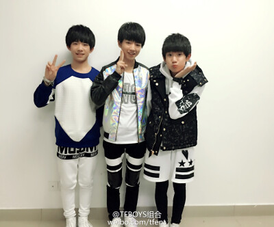 TFBOYS组合微博 谢谢我们最亲的家人们四叶草！