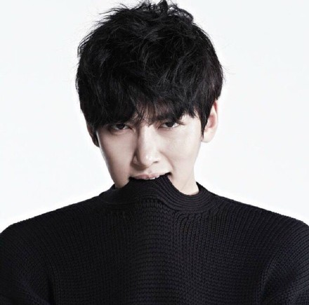 我对男朋友要求不高，跟他差不多就可以了。