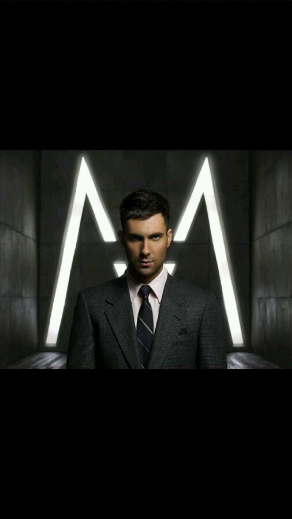 亚当莱文adamlevinemaroon5主唱