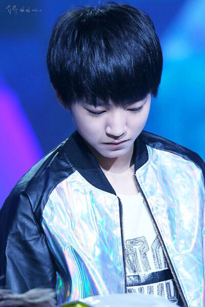 #王俊凯# #TFBOYS# 湖南卫视春晚 睁眼闭眼都是最能打动人的眼睛